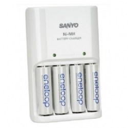 Ładowarka Sanyo MQN04 + 4 x R6/AA Sanyo Eneloop 2000mAh